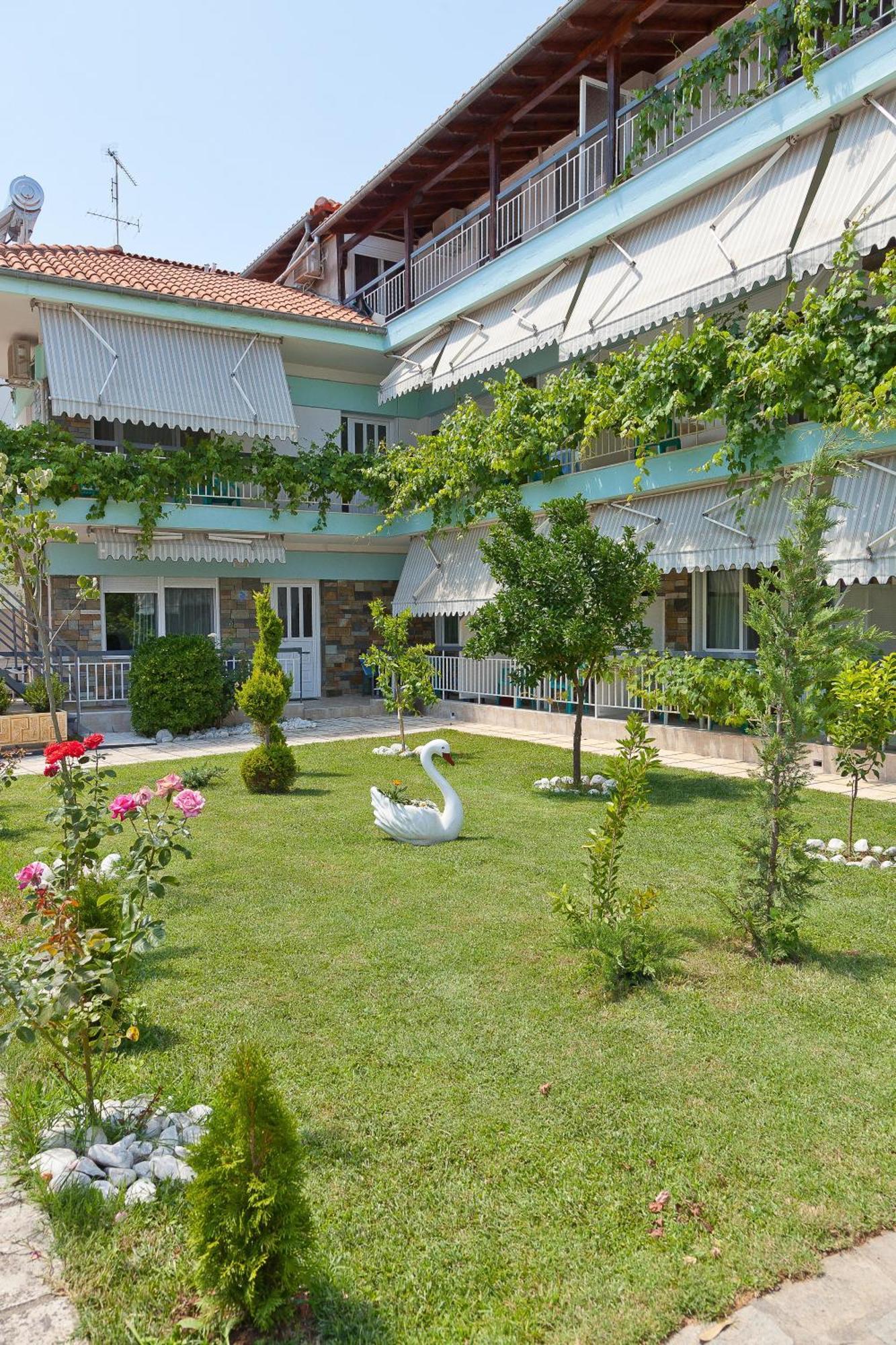 Artemis Apartments Paralia Dionysiou Room photo