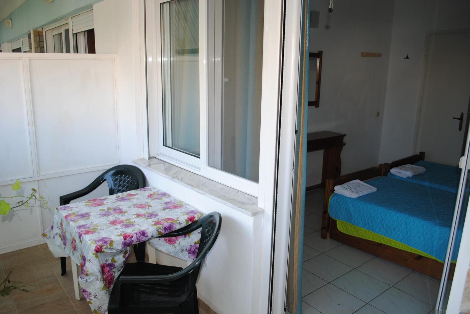 Artemis Apartments Paralia Dionysiou Room photo