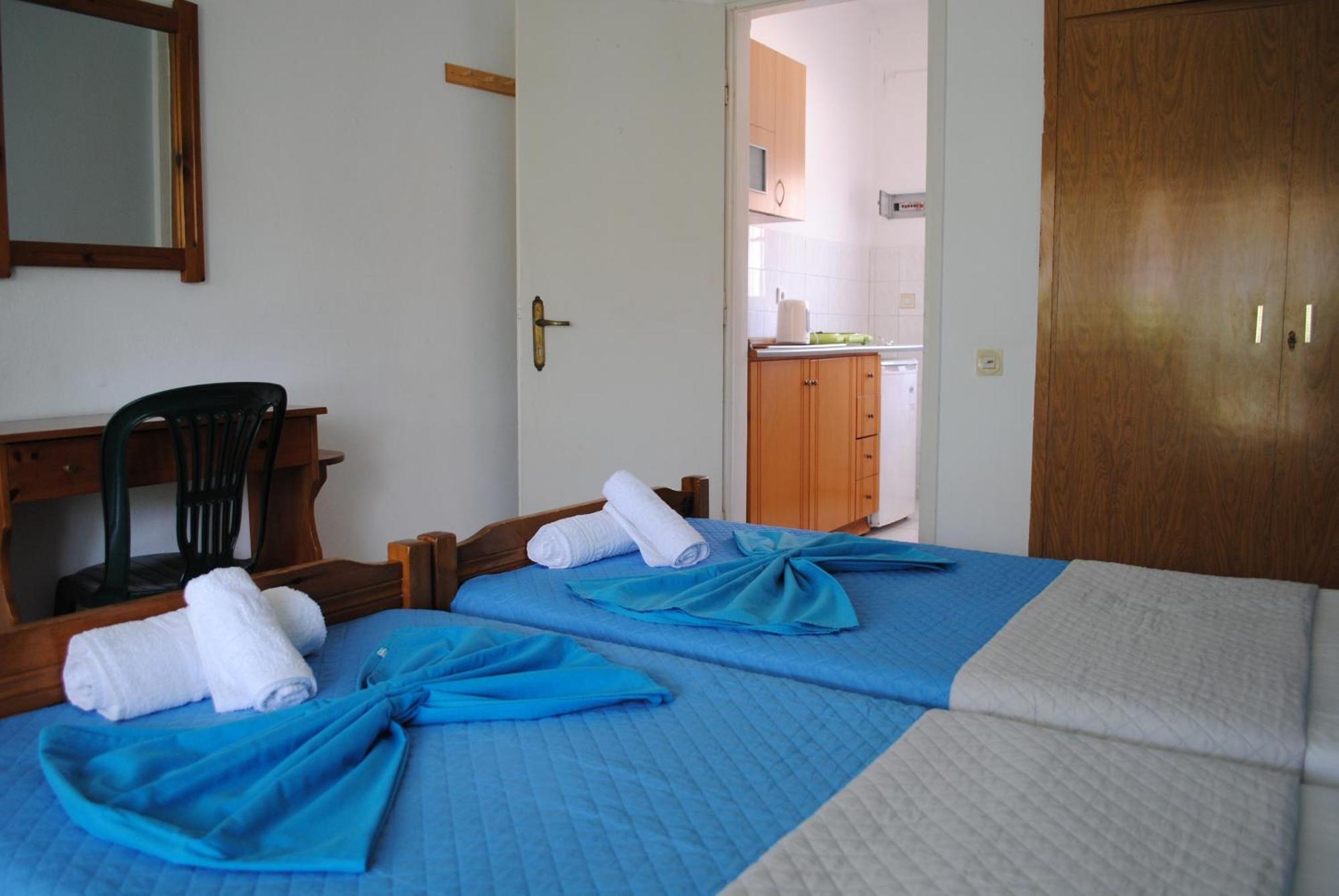 Artemis Apartments Paralia Dionysiou Exterior photo