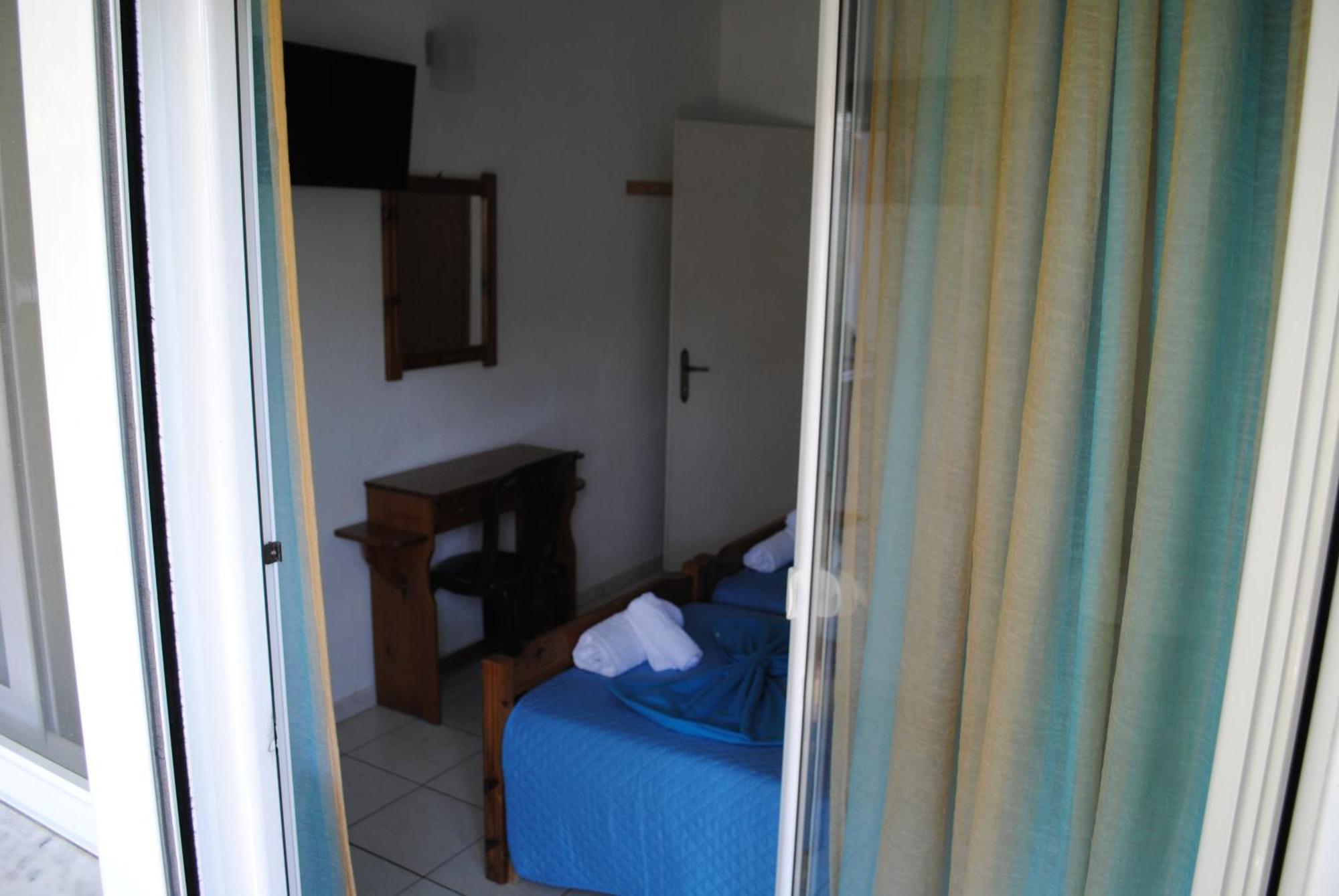 Artemis Apartments Paralia Dionysiou Exterior photo