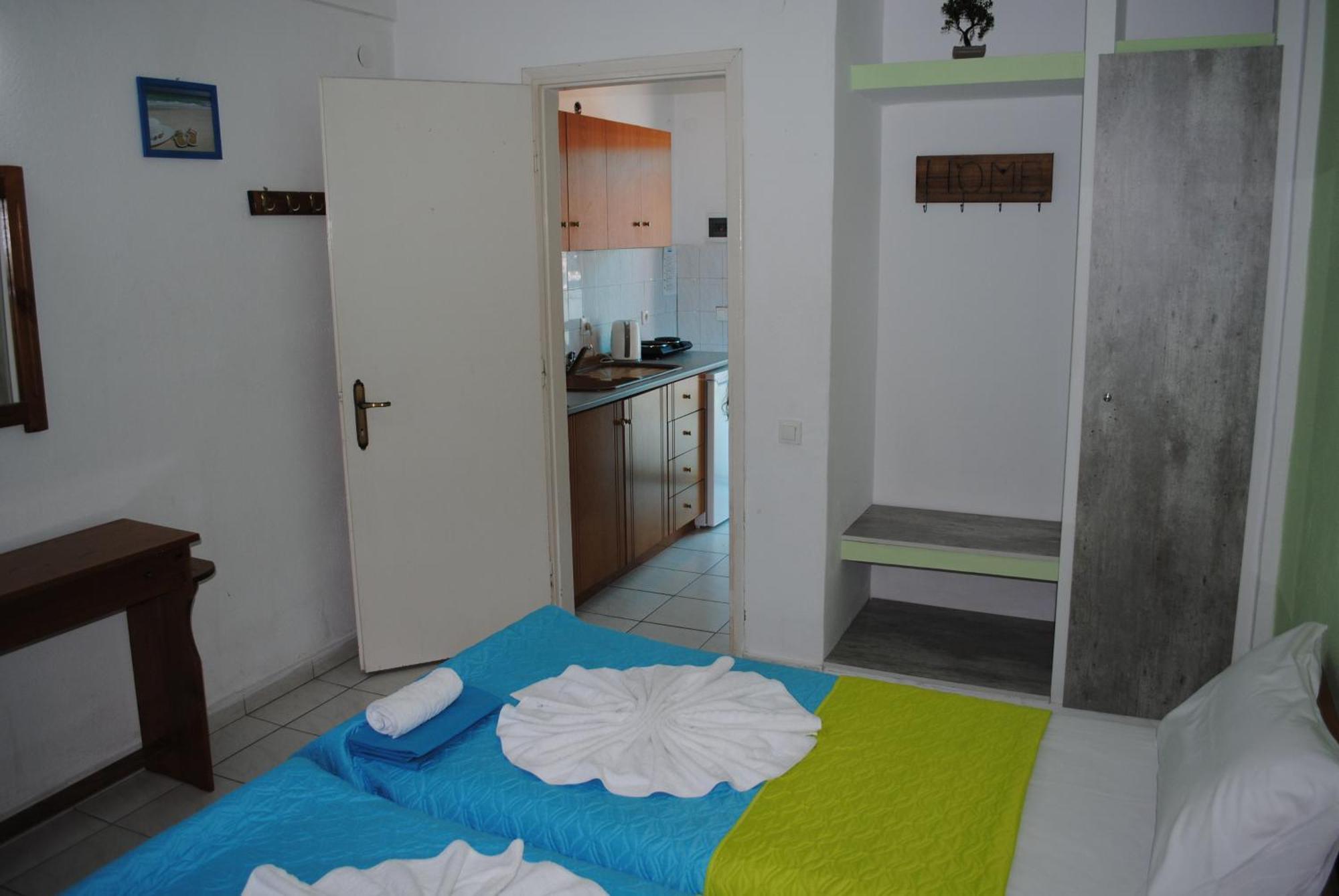 Artemis Apartments Paralia Dionysiou Exterior photo