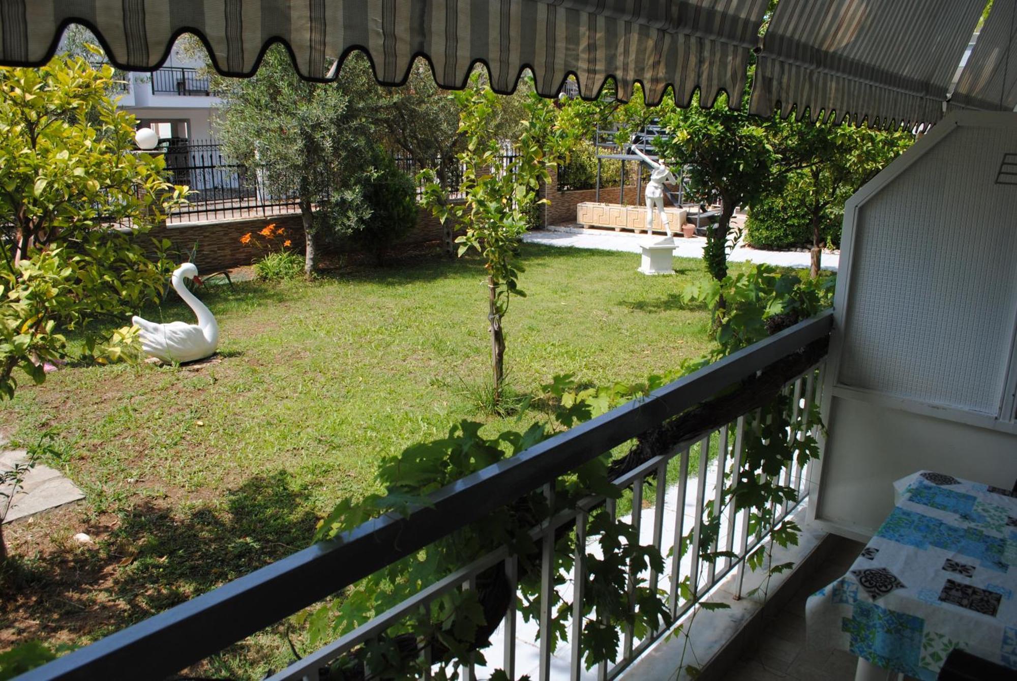 Artemis Apartments Paralia Dionysiou Exterior photo