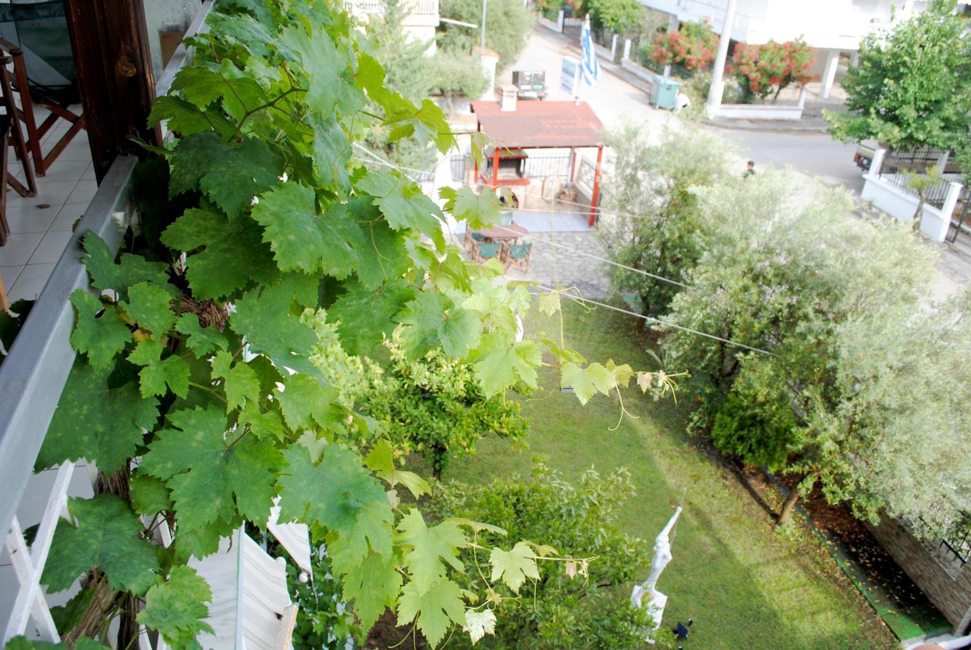 Artemis Apartments Paralia Dionysiou Exterior photo
