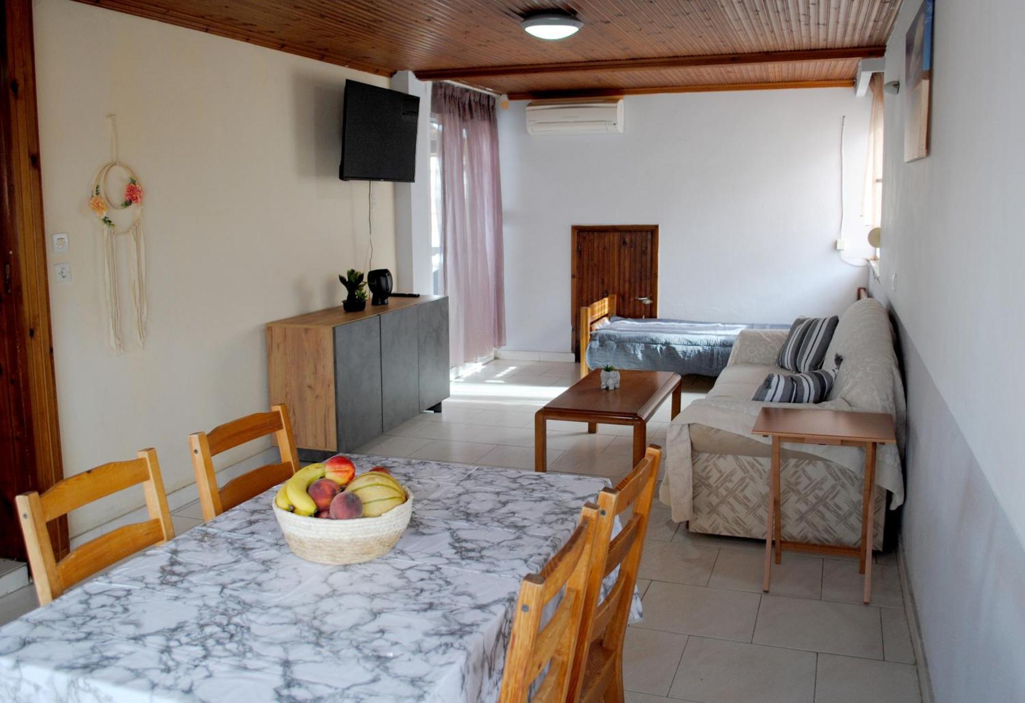 Artemis Apartments Paralia Dionysiou Exterior photo