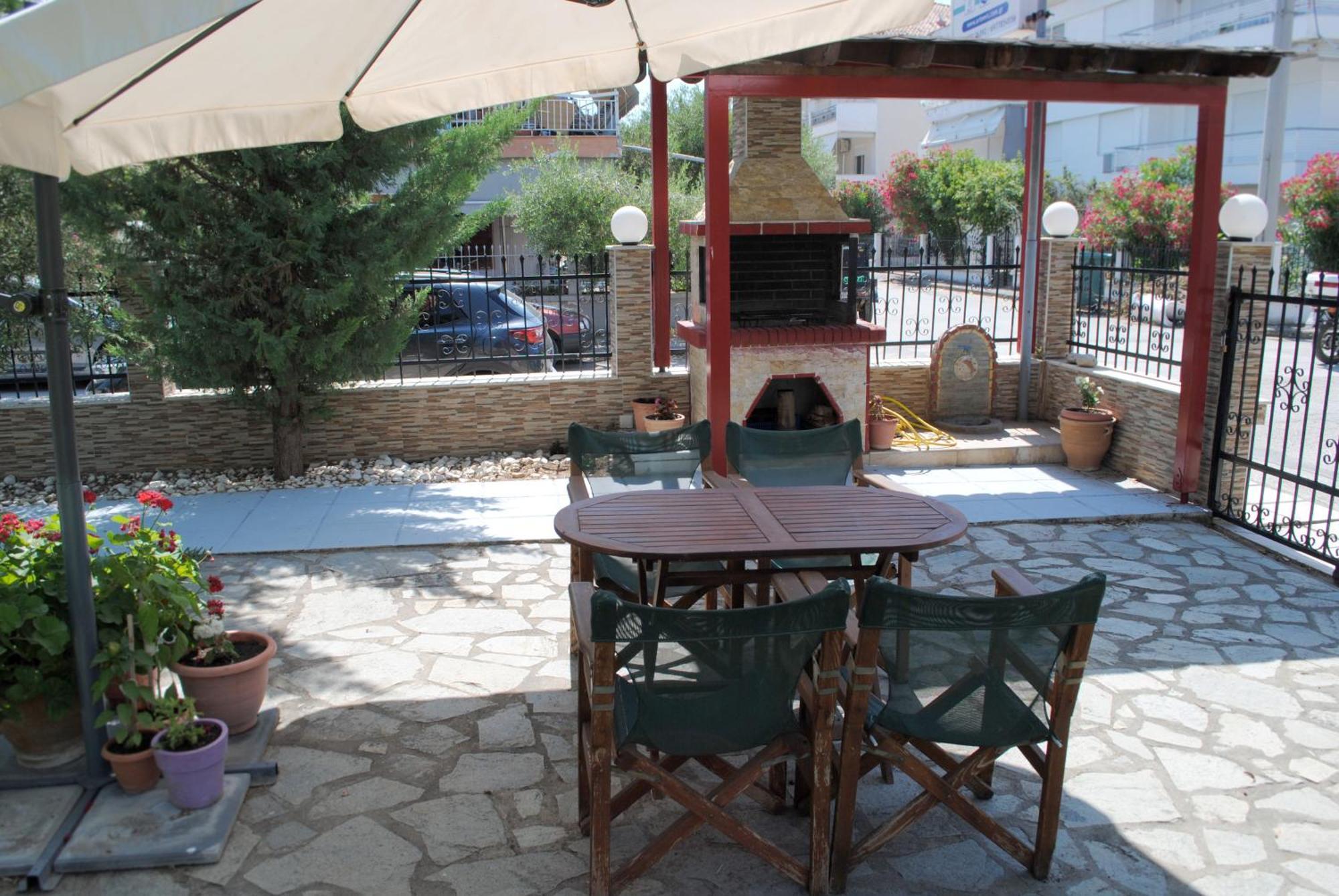 Artemis Apartments Paralia Dionysiou Exterior photo